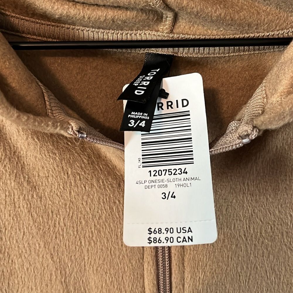 New! Torrid Tan Fleece Sloth Sleep Onesie Size 3/4 NWT - Picture 6 of 11
